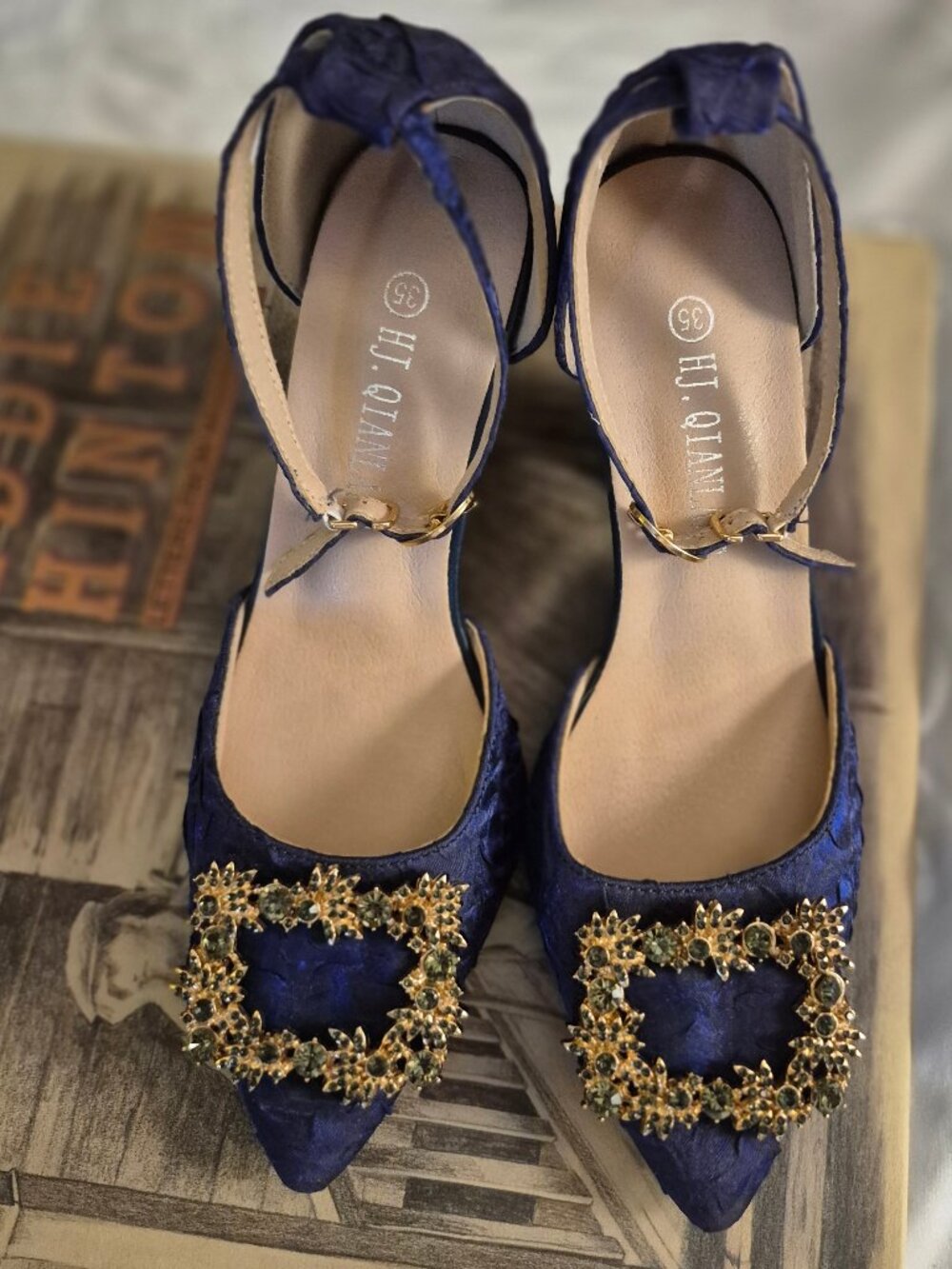 Deep Purple Heels. 6 1/2, HJ. QIANLANG. Color changng.